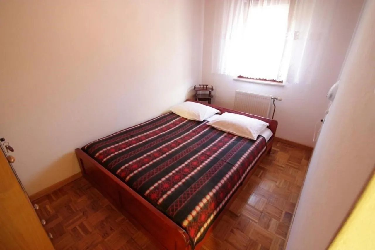 Apartment In Novi Vinodolski 15435