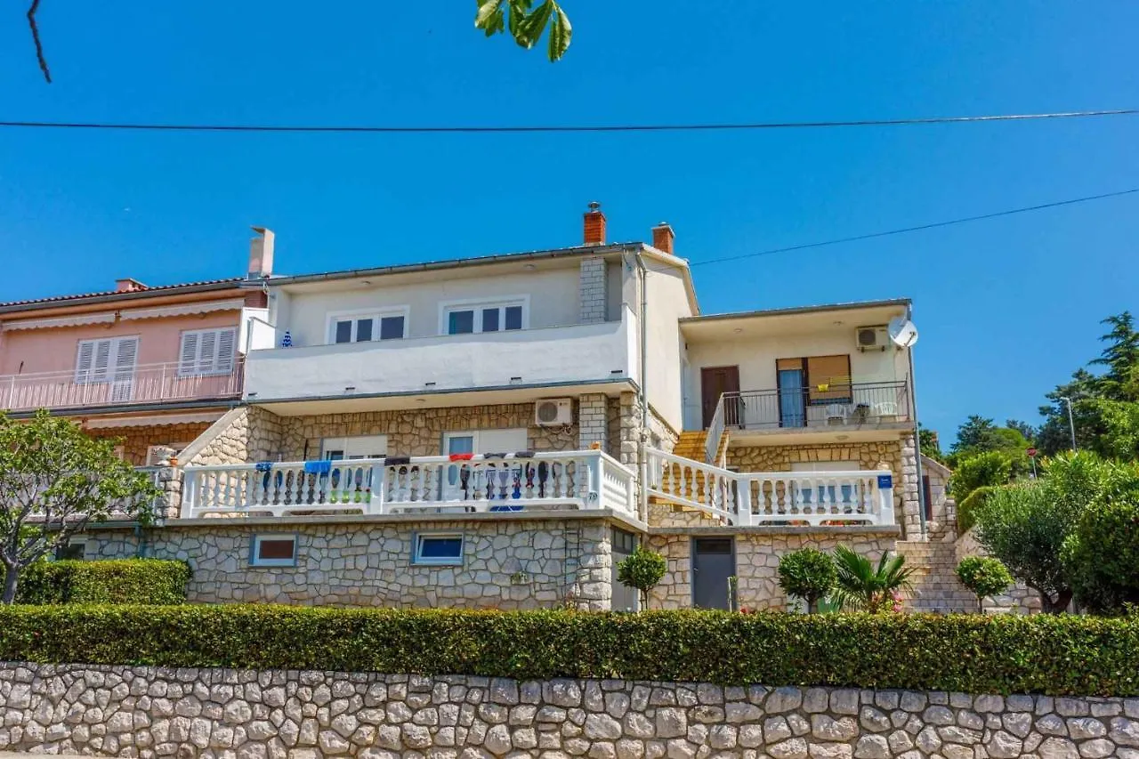 Apartment In Novi Vinodolski 15435