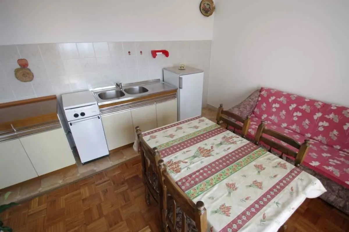 Apartment In Novi Vinodolski 15435