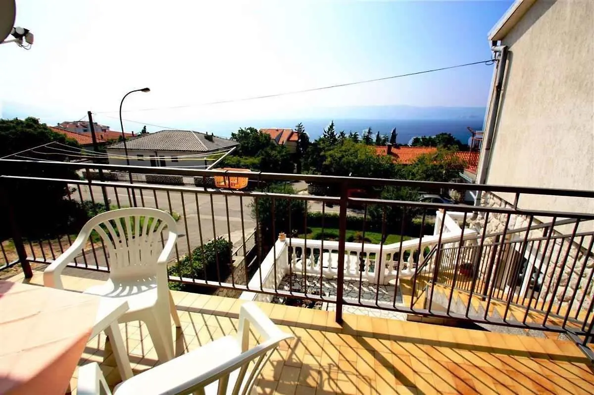 Apartment In Novi Vinodolski 15435