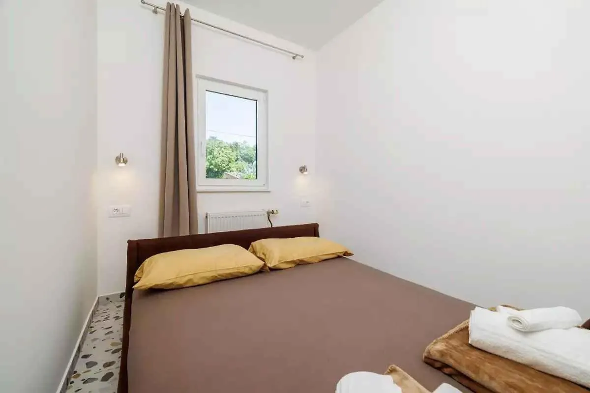 Apartment In Novi Vinodolski 15435