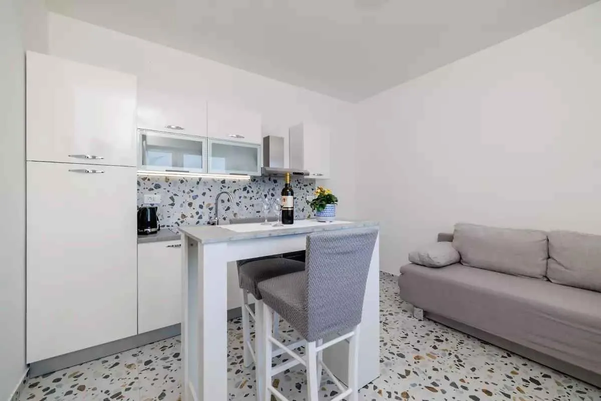 Apartment In Novi Vinodolski 15435