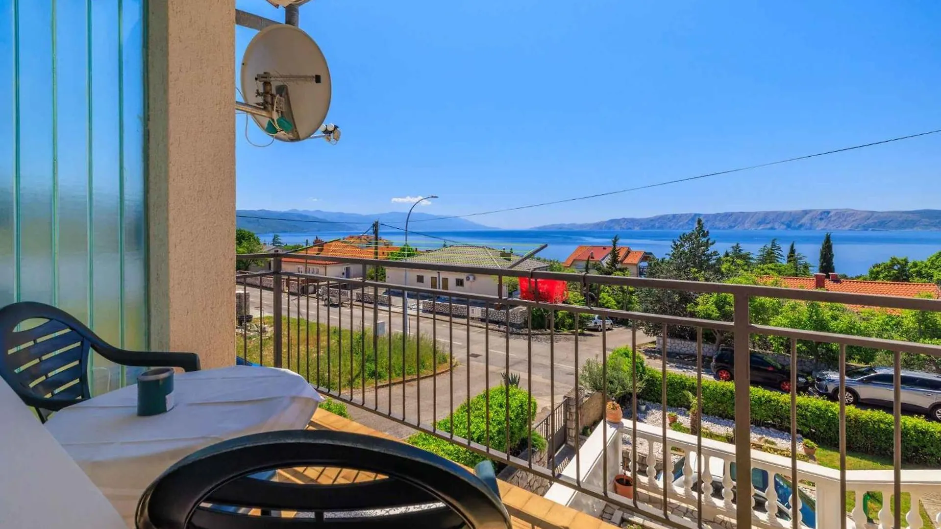 Apartment In Novi Vinodolski 15435 كرواتيا