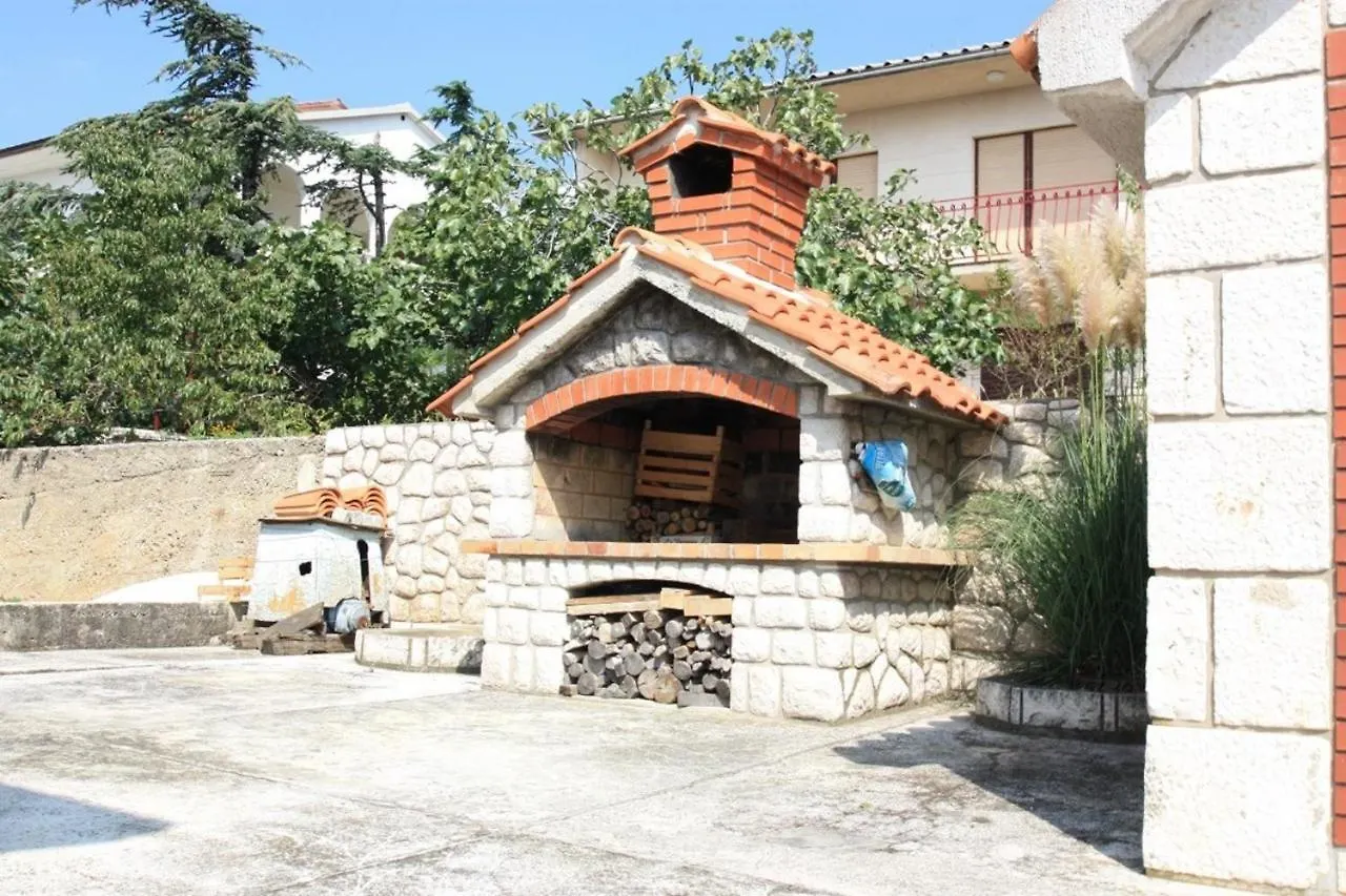 Apartment In Novi Vinodolski 15435 كرواتيا