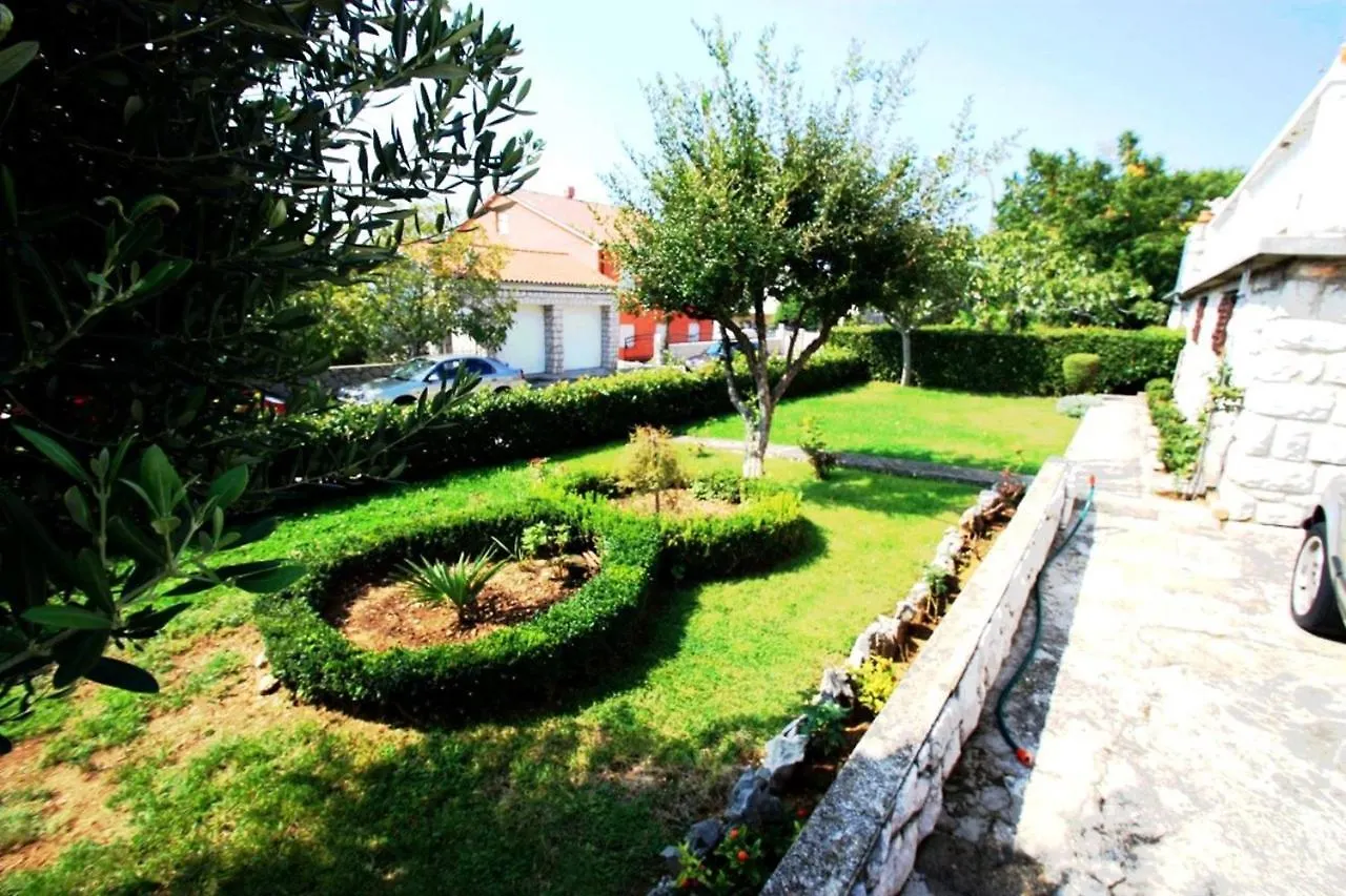 Apartment In Novi Vinodolski 15435